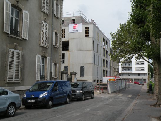  petit immeuble en construction